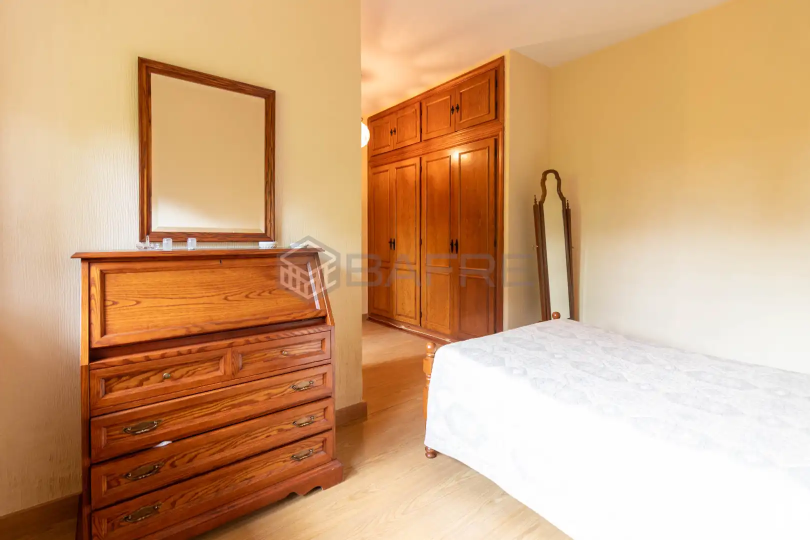 Dormitori de Casa o xalet en venda en Torrelodones amb Calefacció, Jardí privat i Parquet
