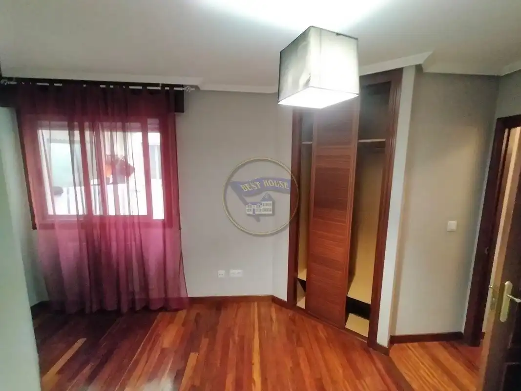 Apartament de lloguer en Vigo  amb Calefacció, Parquet i Traster