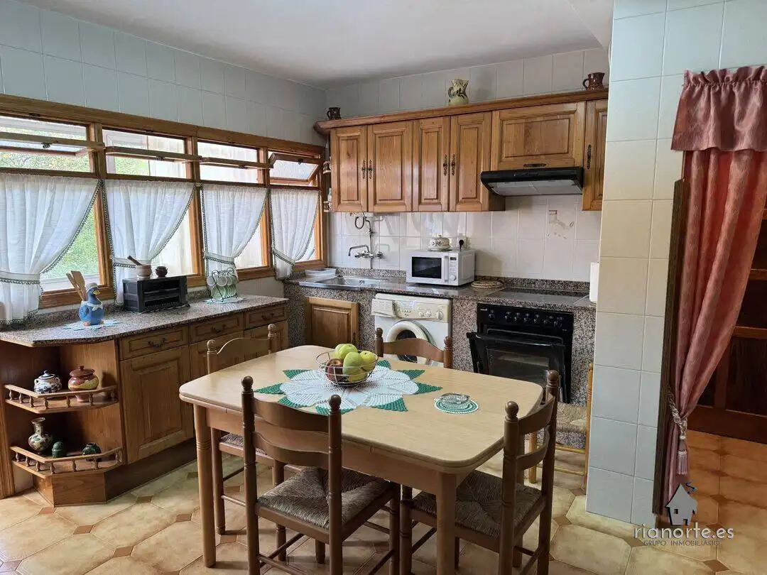 Cocina de Piso en venta en Ribadesella con Calefacción