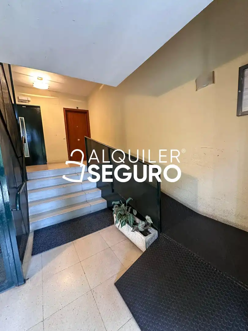 Flat for rent in Madrid  with Heating, Terrace and Furnished