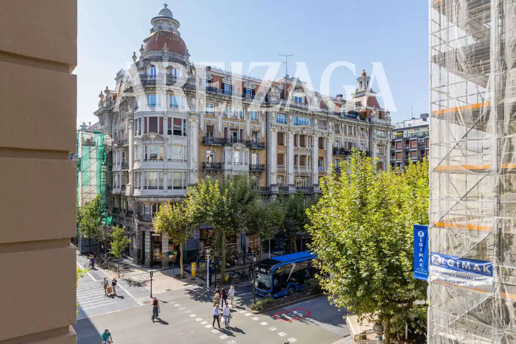 Außenansicht von Büro zur Miete in Donostia - San Sebastián  mit Klimaanlage