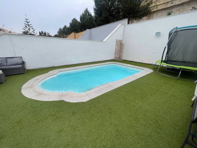 Casa adosada en Venta en Distrito Zeta - Recinto Ferial Cortijo de Torres