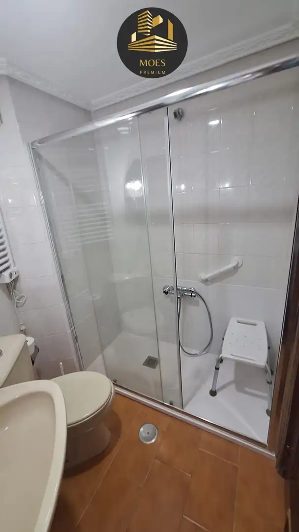 Baño de Piso en venta en Jaén con Aire acondicionado, Calefacción y Balcón