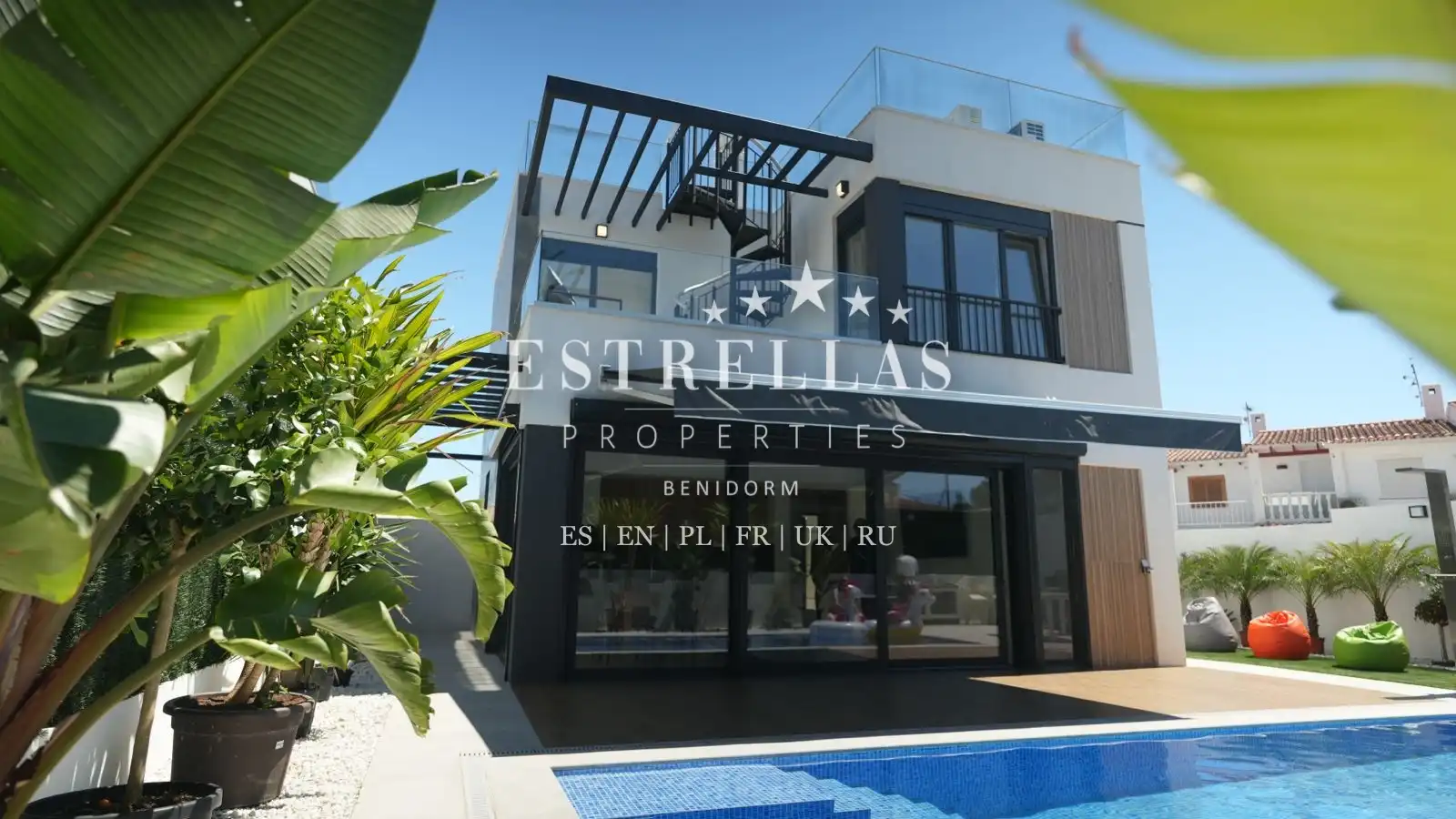 Vista exterior de Casa o chalet en venta en La Nucia con Aire acondicionado, Calefacción y Jardín privado