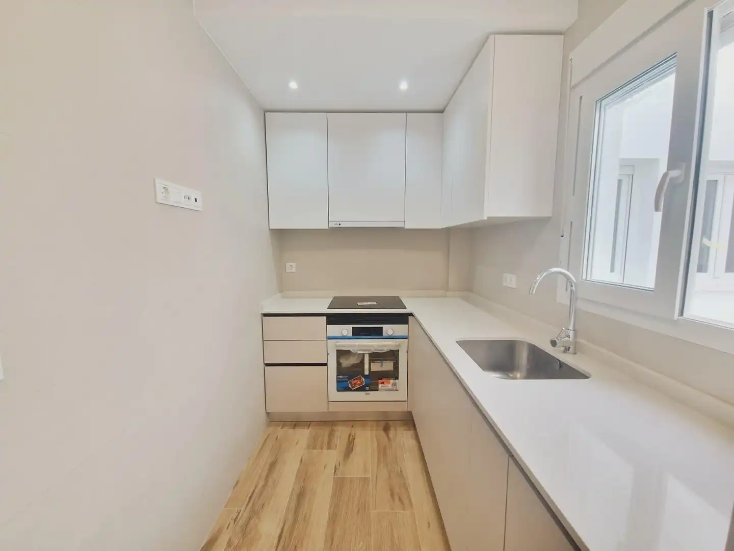 Apartament amb terrassa en venda a Calle REINA SOFIA, imagen 7