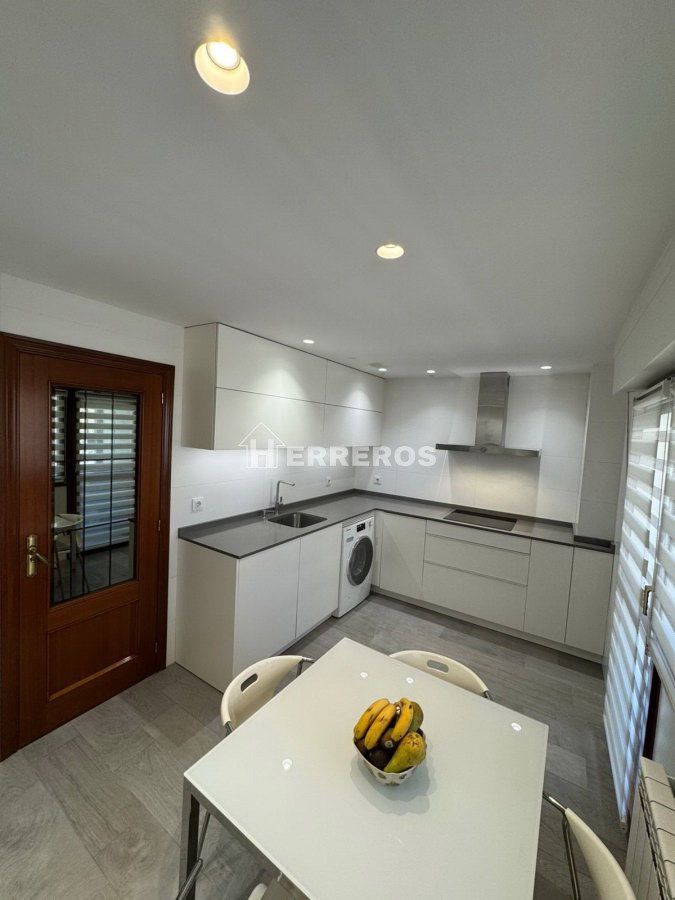 Kitchen of Flat for sale in  Logroño  with Heating, Parquet flooring and Terrace