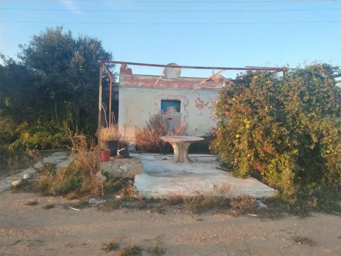 Vista exterior de Finca rústica en venda en El Vendrell amb Jardí privat, Piscina i Moblat