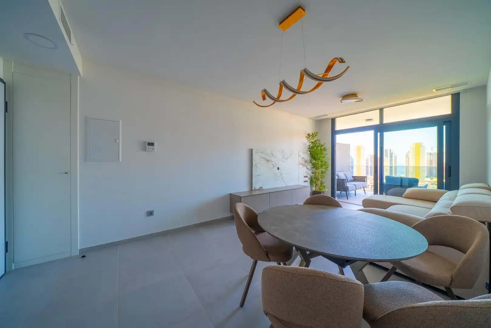 Apartamento con piscina en venta en Calle Calle Presidente Adolfo Suárez, 14, imagen 2