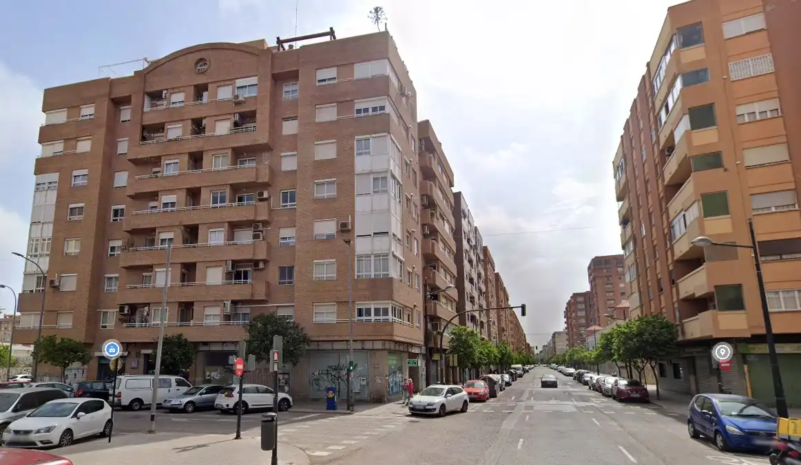 Vista exterior de Local en venta en  Valencia Capital con Aire acondicionado