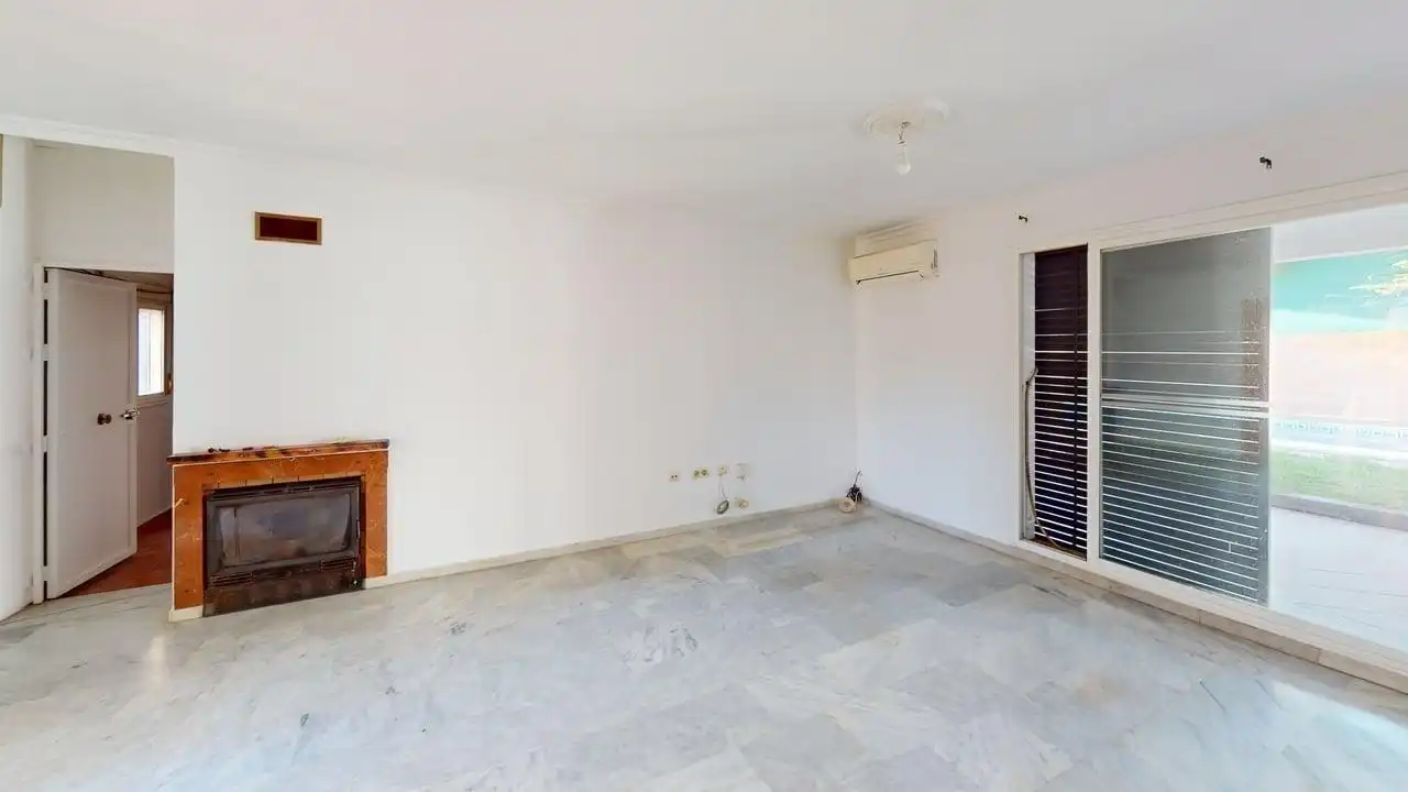 Casa adosada en venta en Bollullos de la Mitación con Aire acondicionado, Terraza y Piscina