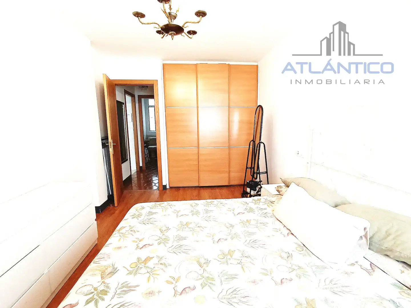 Dormitori de Apartament en venda en A Coruña Capital  amb Moblat, Forn i Rentadora