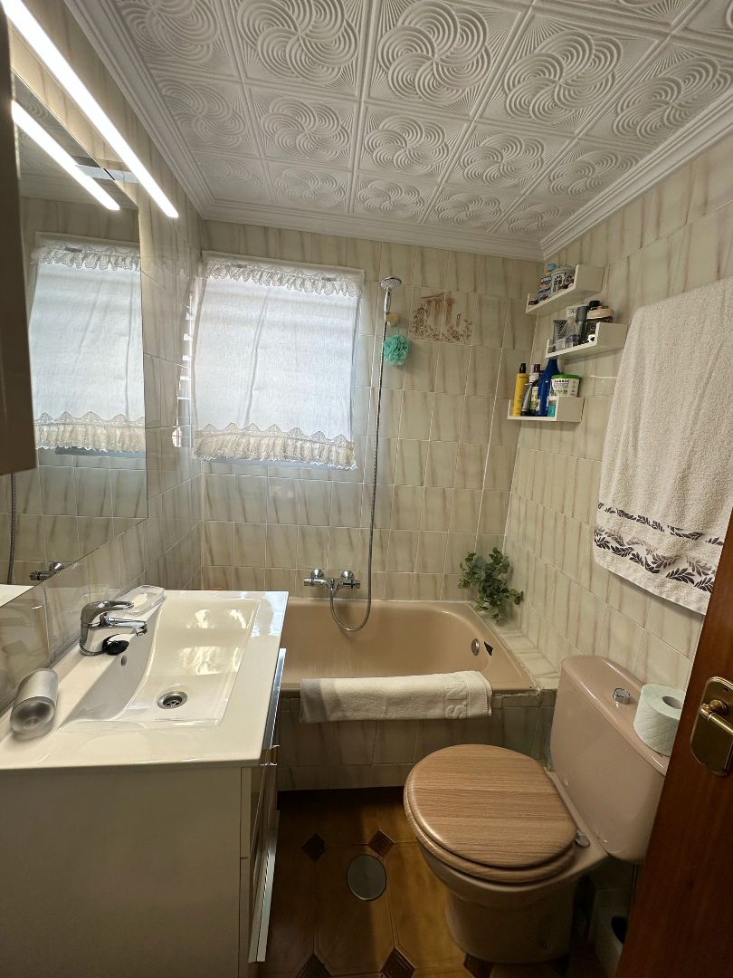 Bathroom of Flat for sale in Alicante / Alacant  with Air Conditioner and Balcony