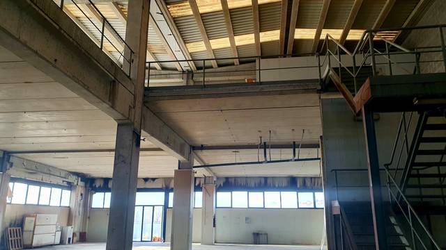 Nave industrial en Venta en Urbi