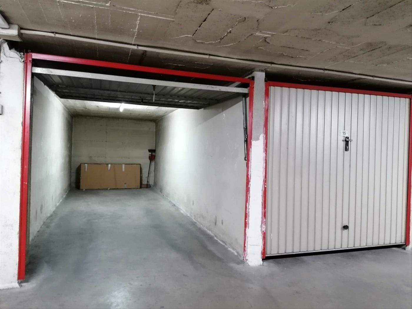 Garage for sale in Salt
