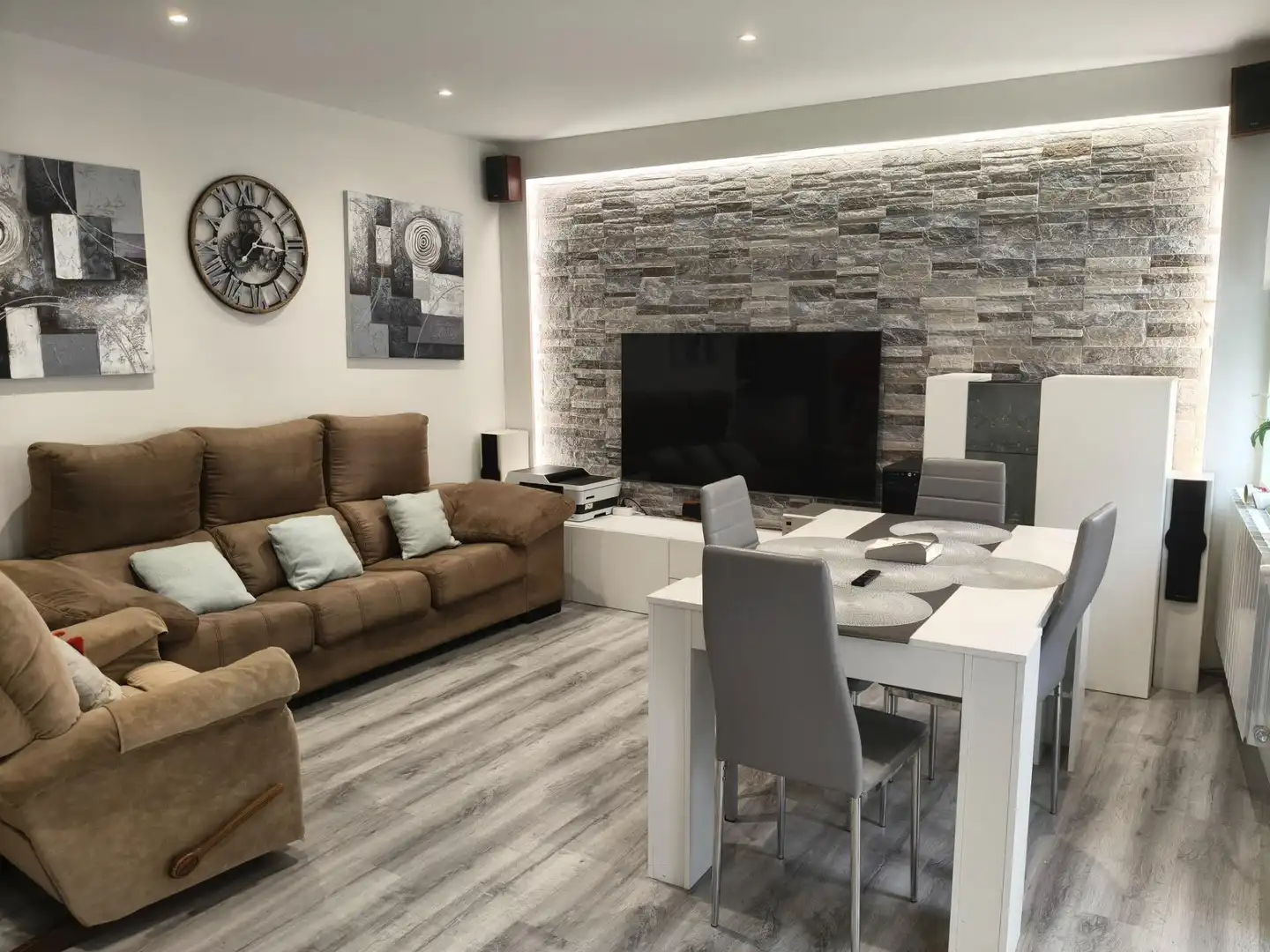 Living room of Flat for rent in Cartes  with Heating and Furnished