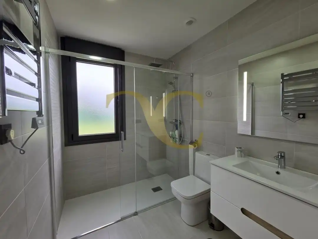 Baño de Casa o chalet en venta en Llanes con Calefacción, Jardín privado y Terraza