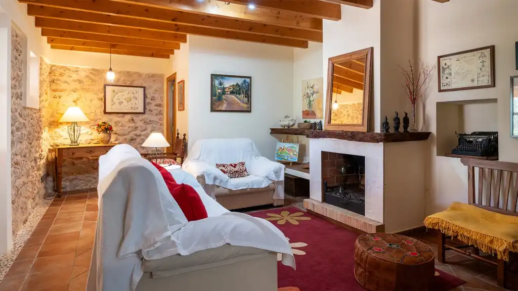 Sala d'estar de Finca rústica en venda en Llubí amb Aire condicionat, Calefacció i Terrassa