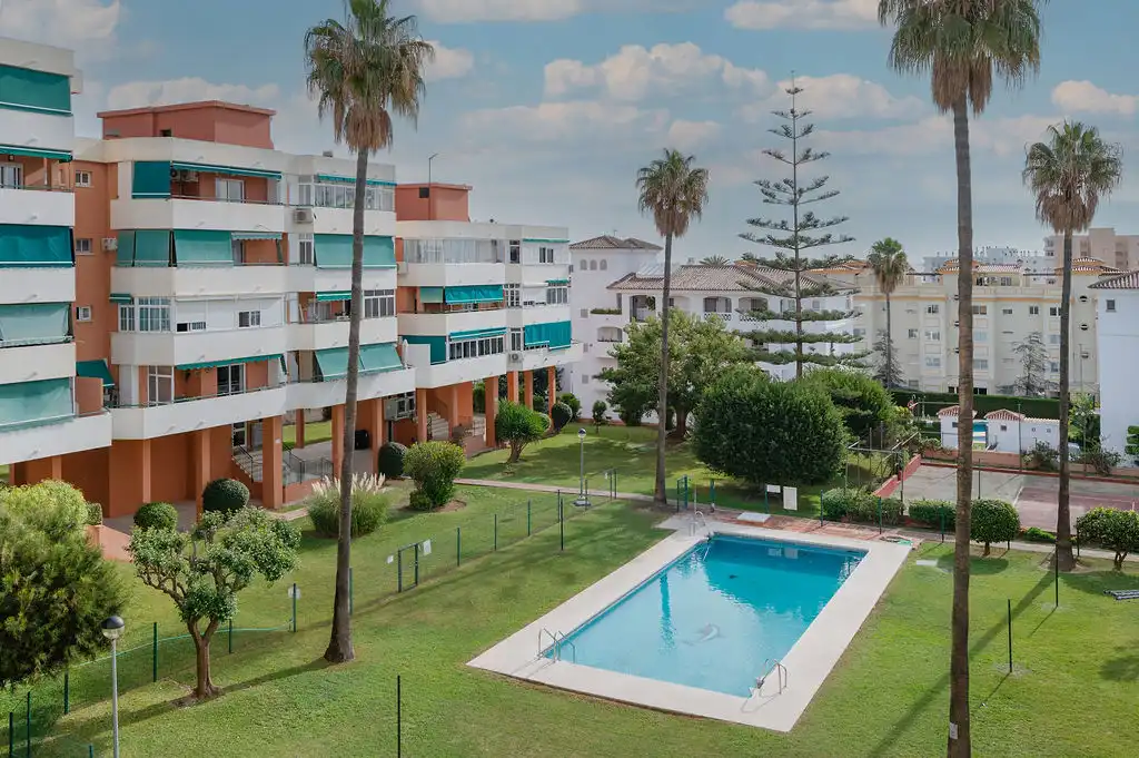 Außenansicht von Wohnung zum Verkauf in Torremolinos mit Schwimmbad