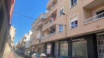 Vista exterior de Apartament en venda en Torrevieja amb Aire condicionat i Balcó