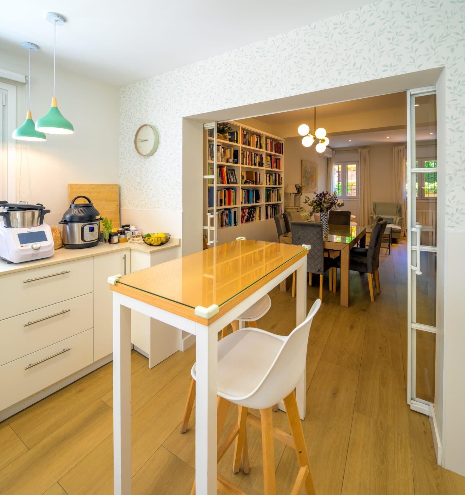 Dining room of Single-family semi-detached for sale in  Sevilla Capital  with Air Conditioner, Terrace and Storage room