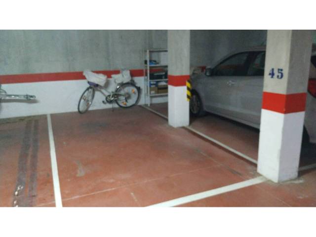 Garaje en Venta en AUSIAS MARCH   en Zona Papa Luna - Platja del Gurugú