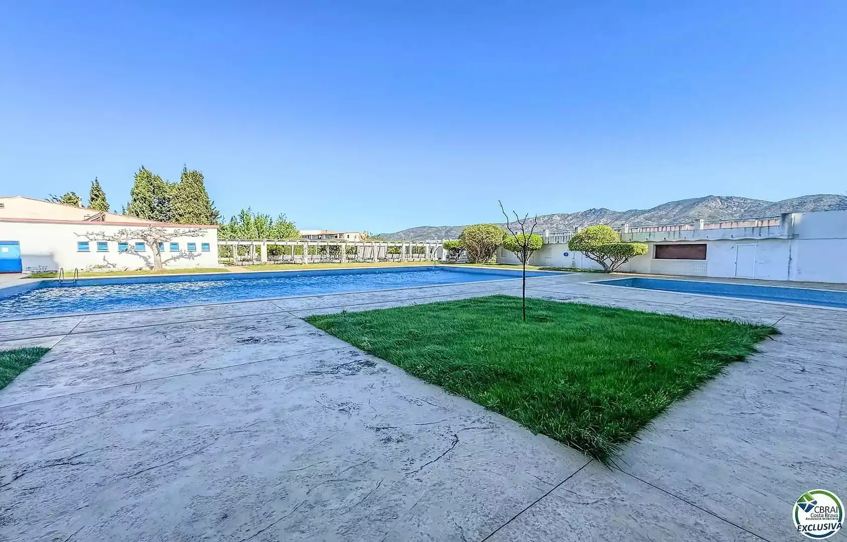 Piscina de Pis en venda en Roses amb Terrassa i Moblat