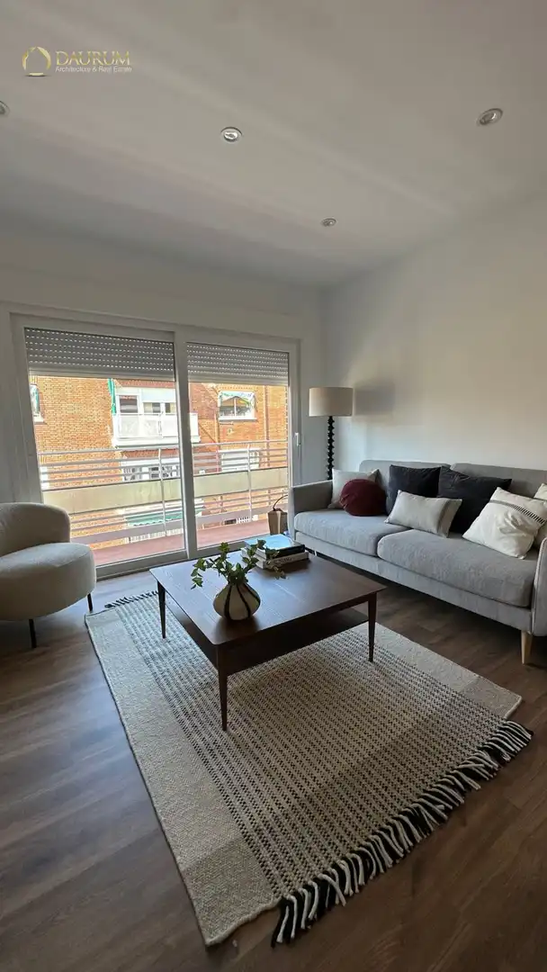Living room of Flat for sale in  Madrid Capital  with Air Conditioner, Heating and Terrace