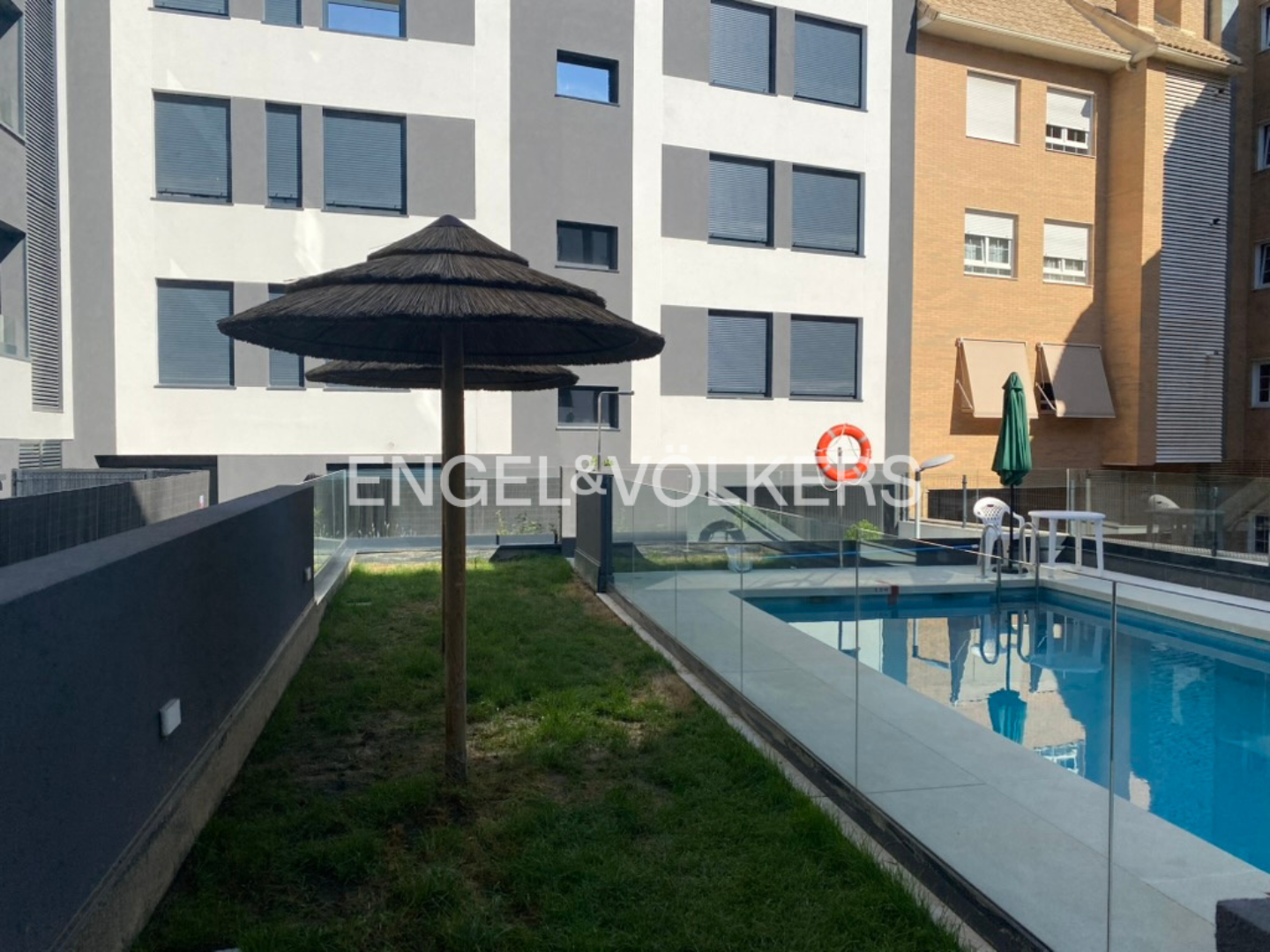Piscina de Apartament de lloguer en Las Rozas de Madrid amb Aire condicionat, Calefacció i Traster