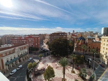 Appartement avec balcon à vendre à Plaza de María Agustina 6
