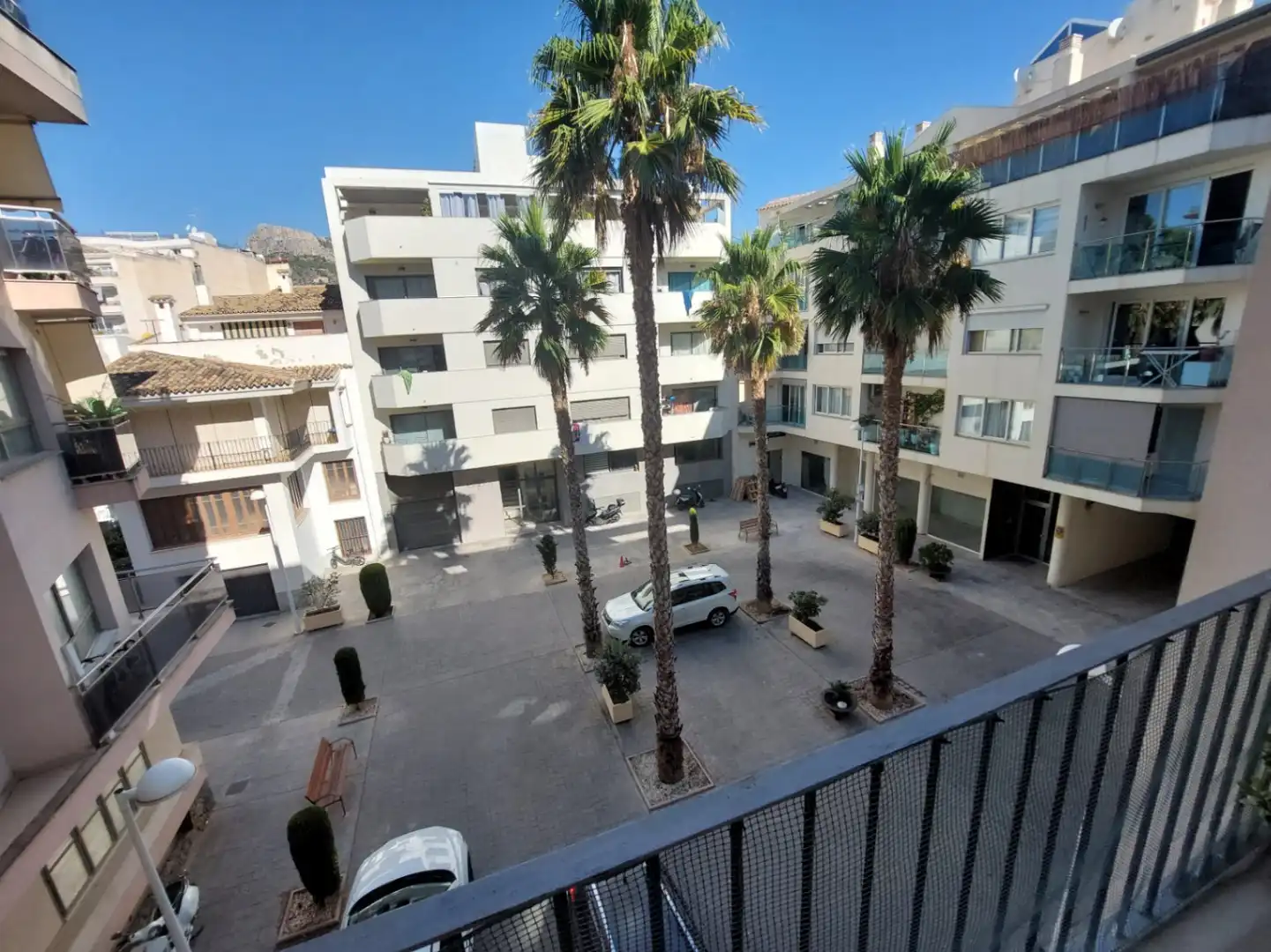 Appartement compact à vendre à Canuta