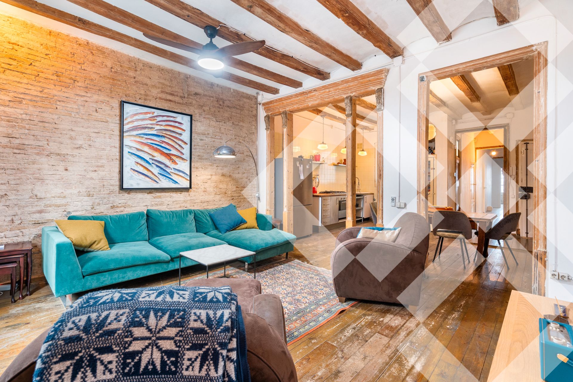 Sala d'estar de Pis en venda en  Barcelona Capital amb Parquet, Moblat i Forn