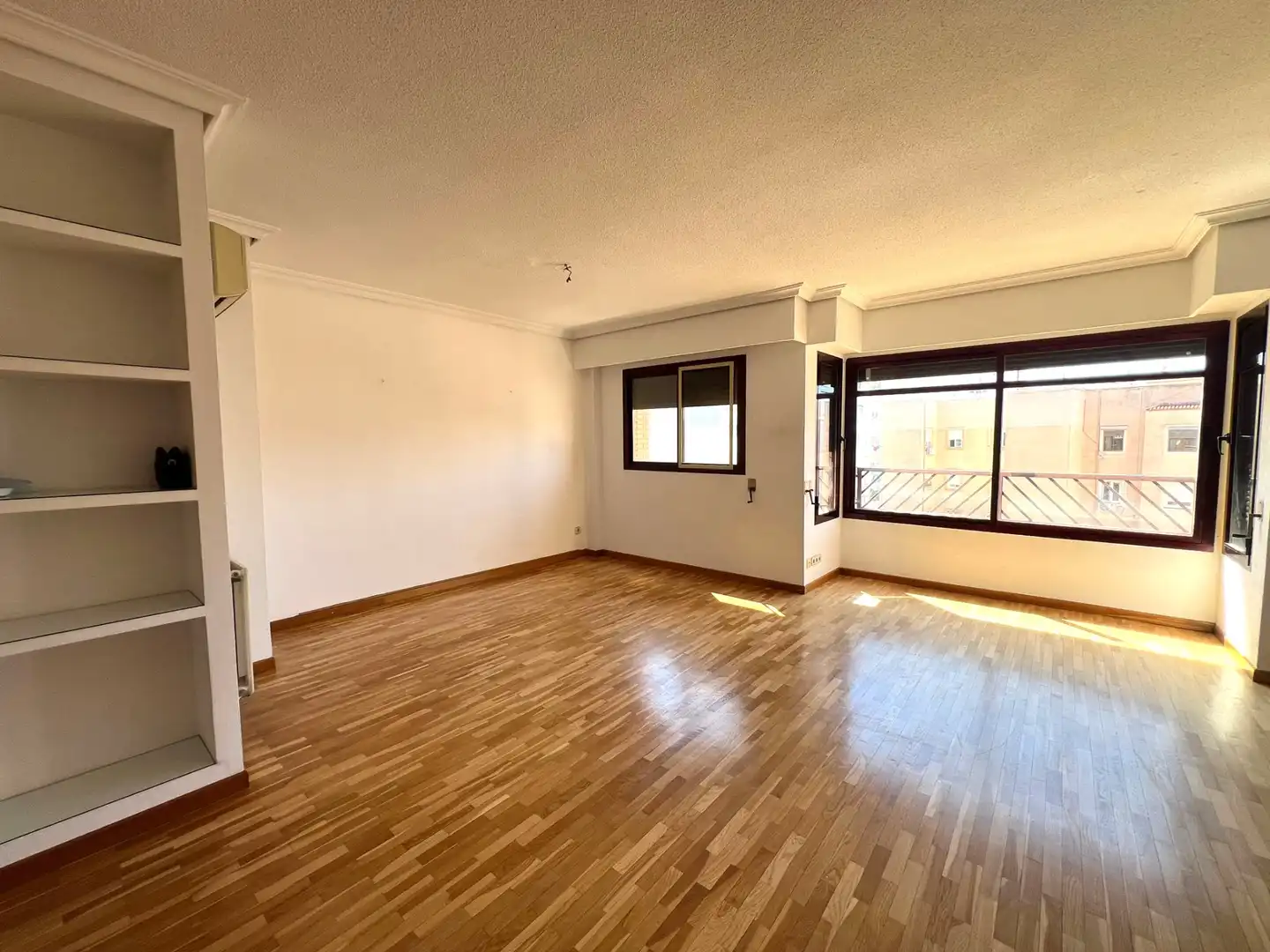 Wohnung zur Miete in Carrer de Ramon de Castro, Barrio de Patraix, Patraix