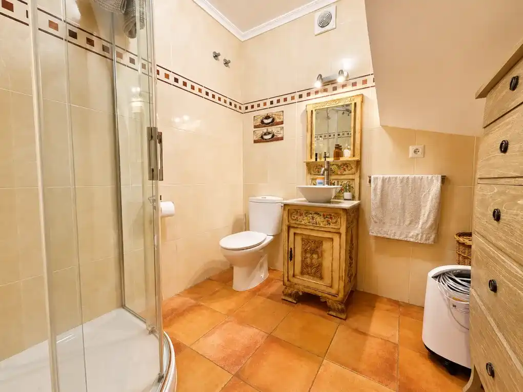 Baño de Casa o chalet en venta en Ribadedeva con Calefacción, Jardín privado y Terraza