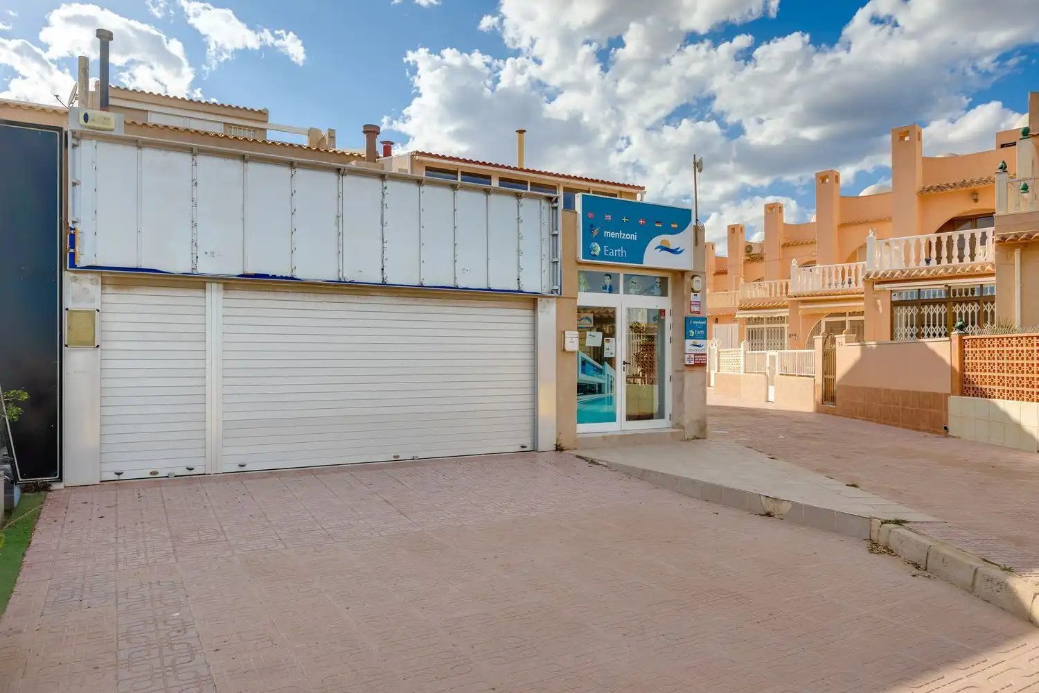 Commercial properties for sale in Torrevieja  with Air Conditioner