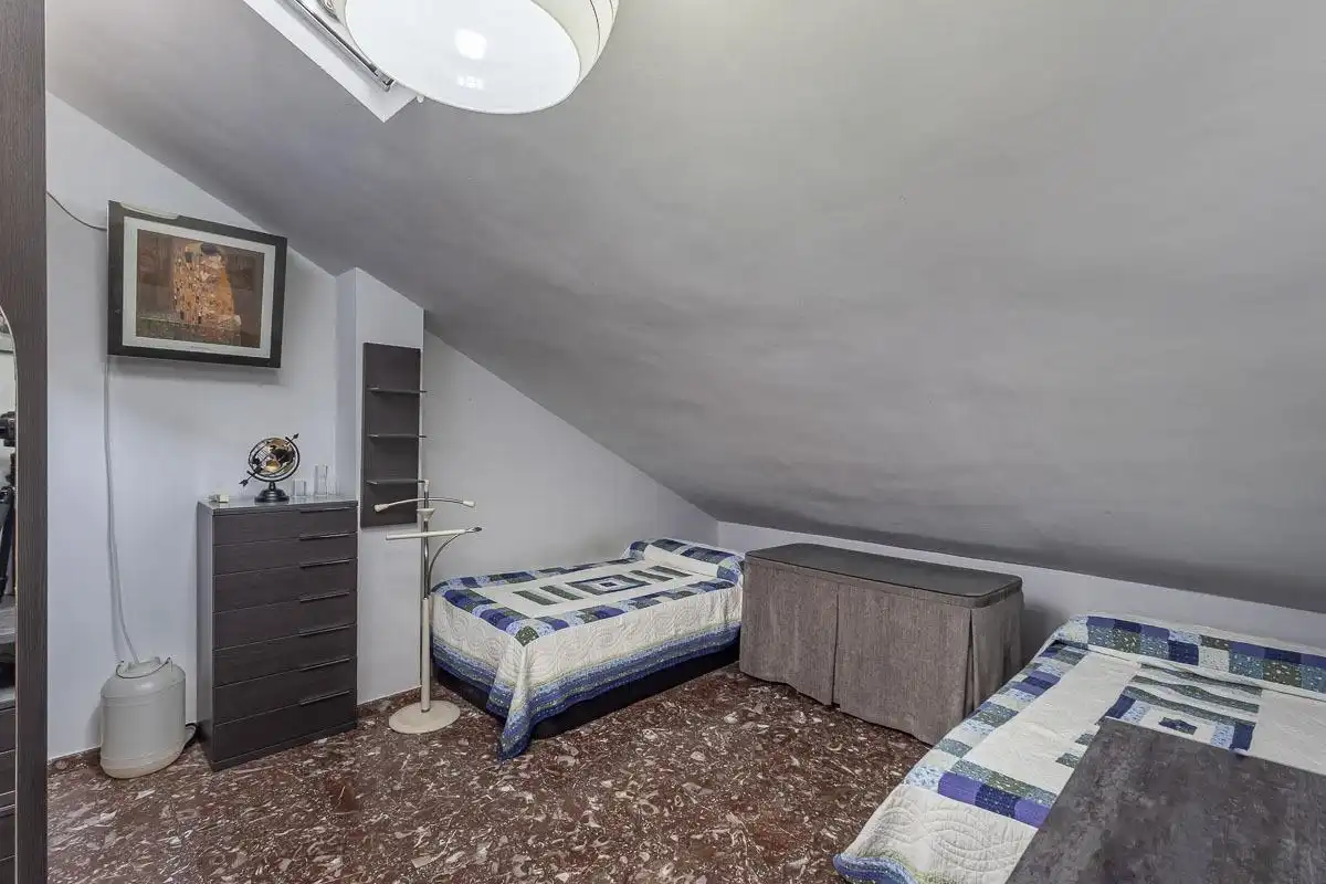 Schlafzimmer von Dachboden zur Miete in Maracena mit Terrasse und Möbliert