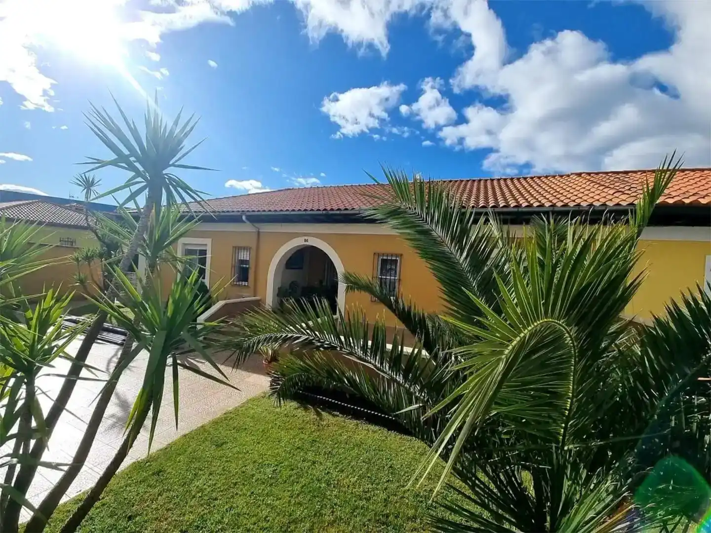 Vista exterior de Casa o chalet en venta en Torrelavega  con Piscina