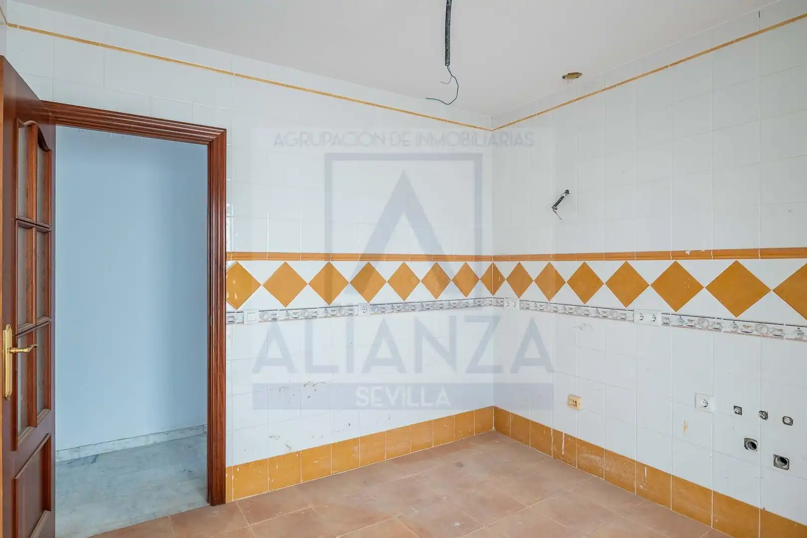 Gebäude zum Verkauf in CORDOBA, 14, La Algaba