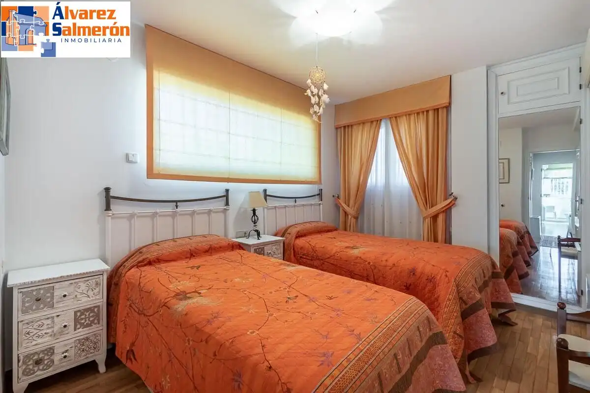 Houses for sale in Calle ZORAYA, Camino de los Neveros - Serrallo