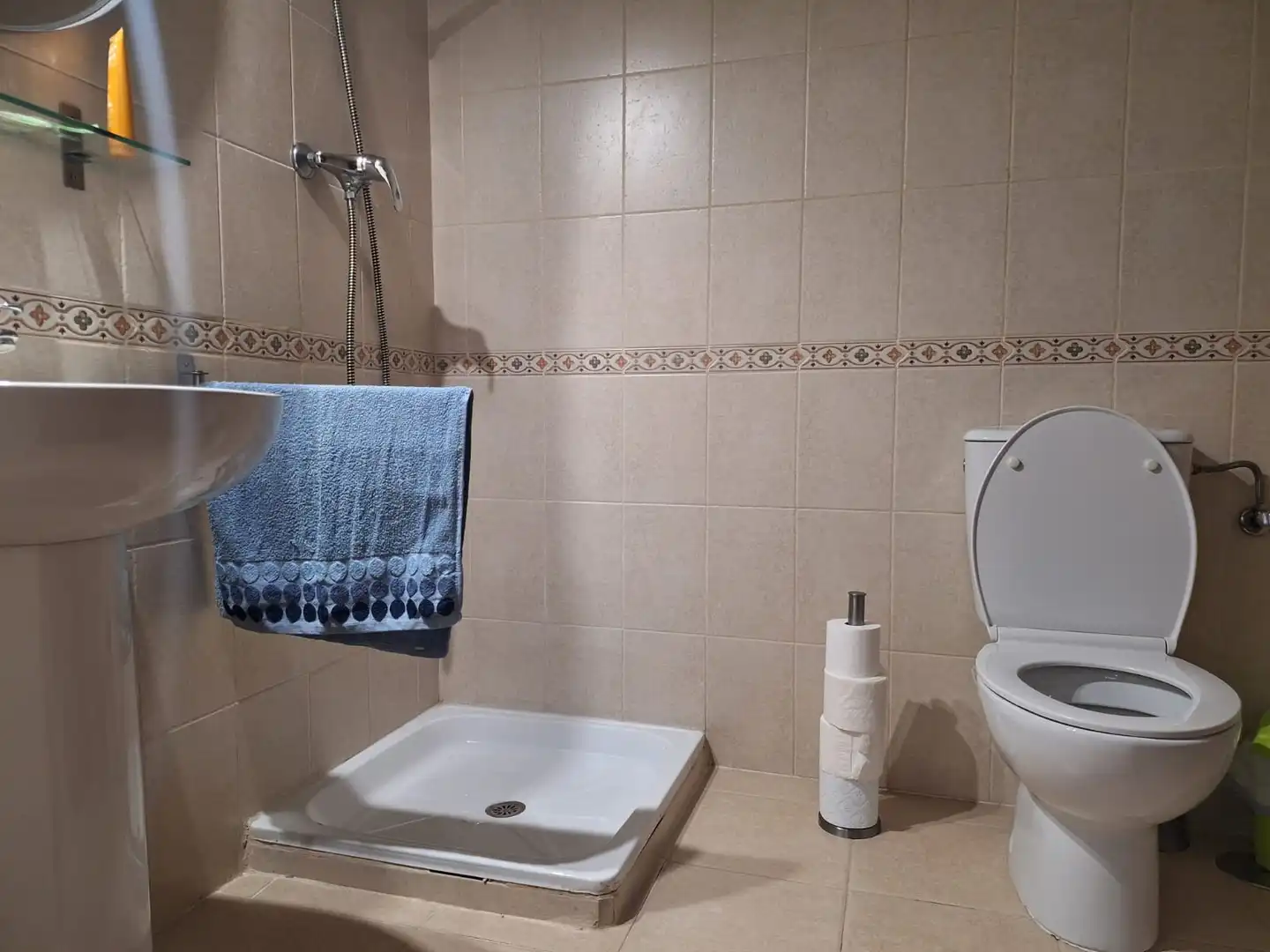 Bathroom of Flat for sale in Torredonjimeno  with Air Conditioner, Heating and Furnished