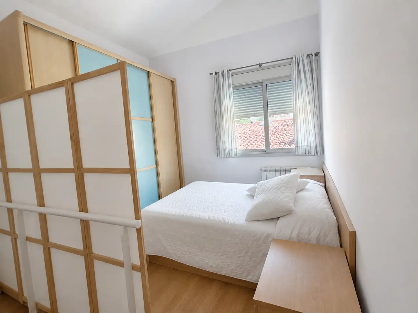 Schlafzimmer von Maisonette zum Verkauf in Barcelona mit Klimaanlage und Heizung