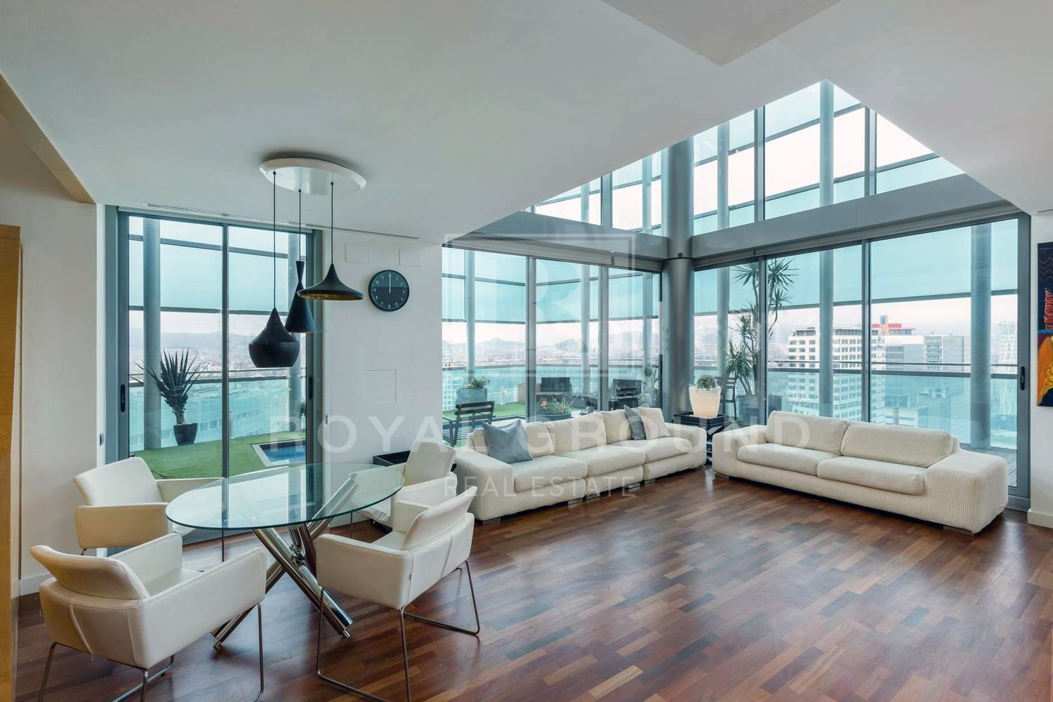 Sala d'estar de Àtic en venda en  Barcelona Capital amb Aire condicionat, Jardí privat i Terrassa