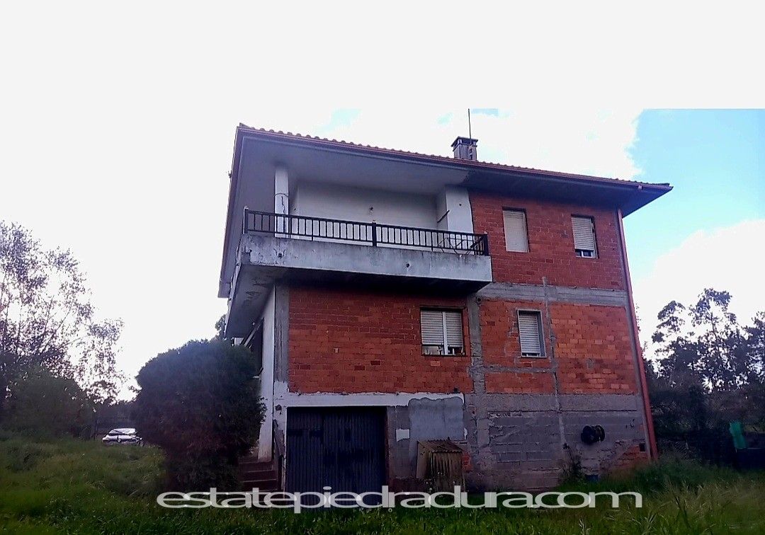 Vista exterior de Casa o chalet en venta en Pontevedra Capital  con Calefacción, Jardín privado y Parquet
