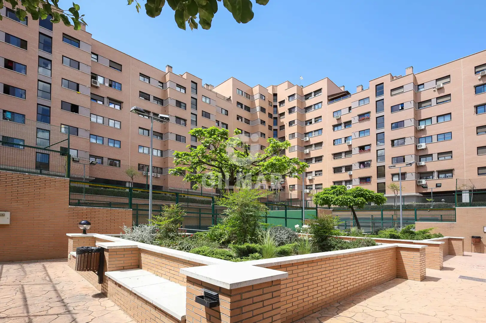 Vista exterior de Piso en venta en Madrid con Calefacción, Jardín privado y Trastero