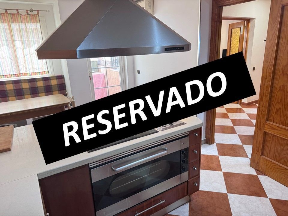 Cuina de Casa adosada en venda en Roquetas de Mar amb Aire condicionat
