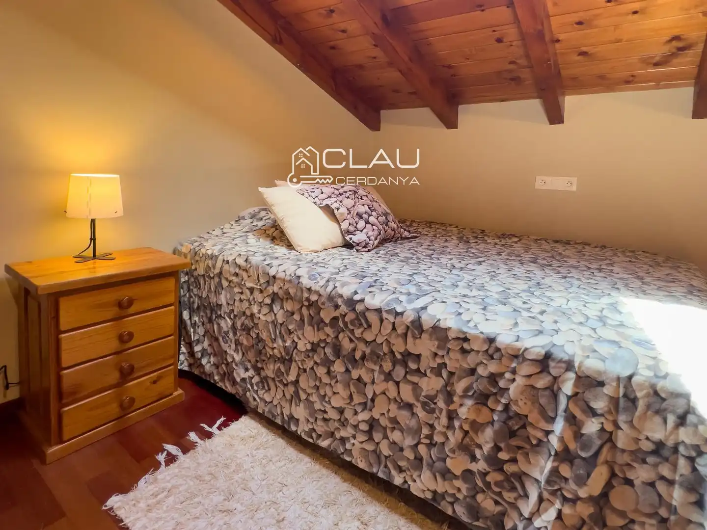 Bedroom of Duplexes for rent in Osséja  with Heating, Parquet flooring and Terrace