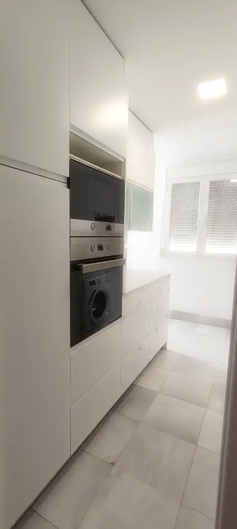 Kitchen of Flat for rent in Sevilla  with Air Conditioner, Storage room and Oven