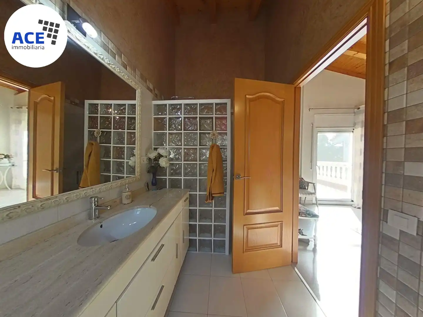 Bathroom of Houses for sale in Rubí  with Air Conditioner, Heating and Parquet flooring