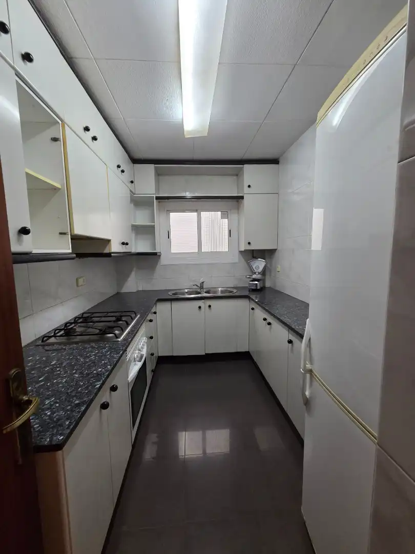 Cocina de Ático en venta en L'Hospitalet de Llobregat con Aire acondicionado y Terraza