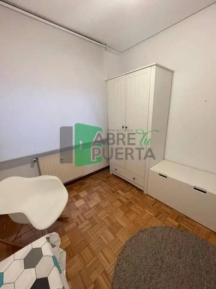 Piso en venta en Ourense Capital  con Calefacción, Terraza y Amueblado