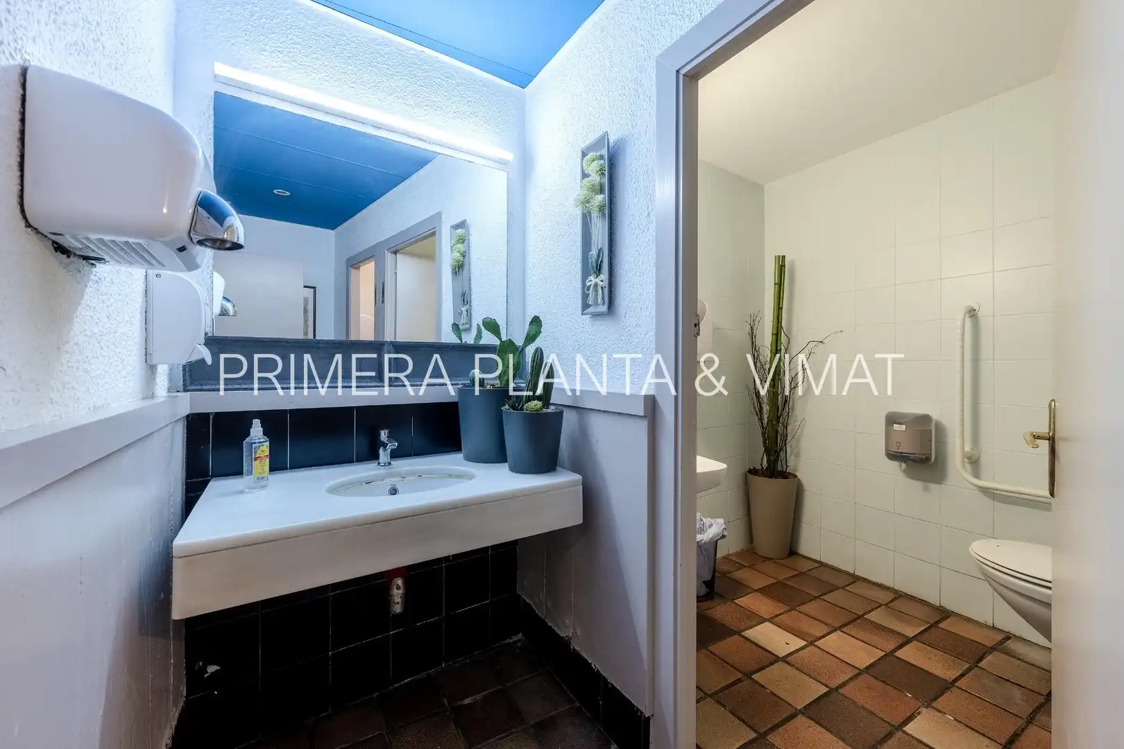 Business premises to rent in Centre, imagen 24